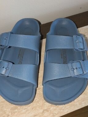 Kid's Birkenstock Sandals Waterproof Size US 3